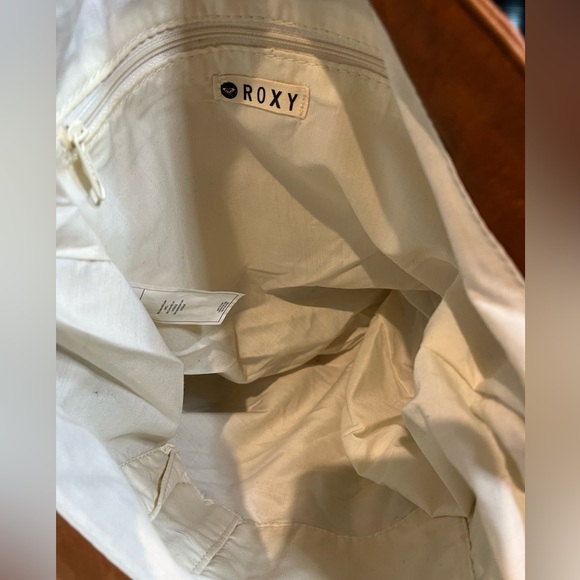 Roxy Purse - Picture 3 of 9